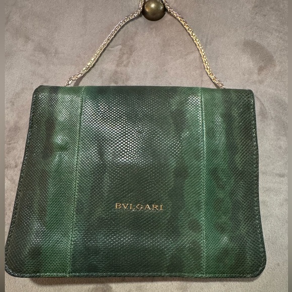 Bvlgari Bag
Green leather
Gold hardware
Used once, excellent condition - Picture 3 of 16